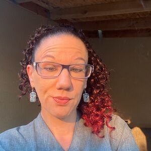 Meet your Posher, Alexis